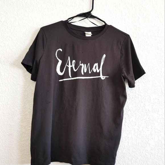H&M Tops - NWT Graphic tee